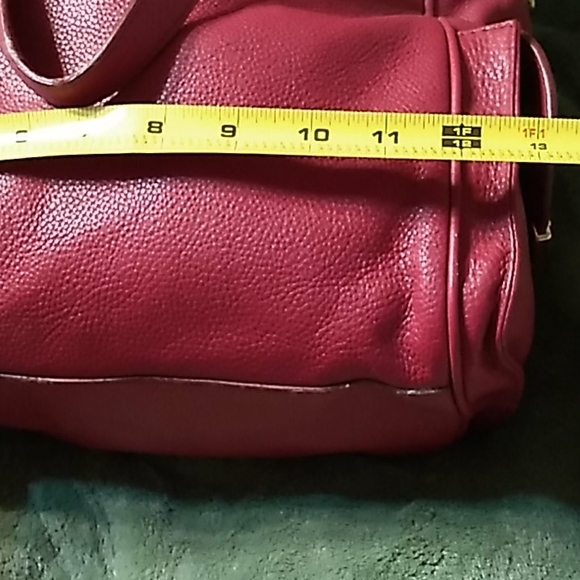 Red leather tote bag with strap with dustbag - Picture 7 of 9